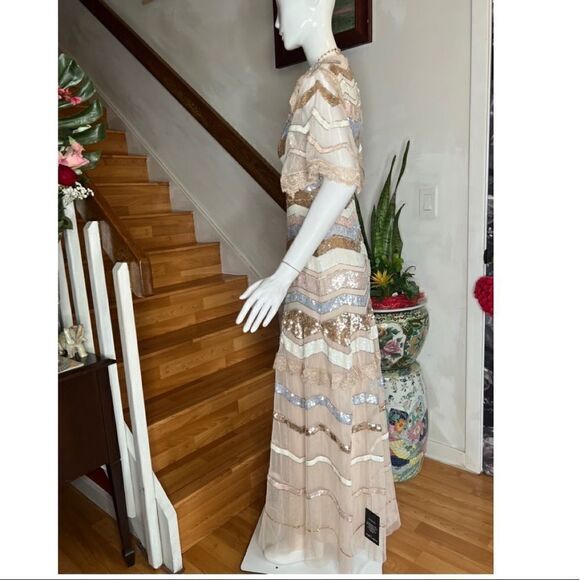 Needle & Thread
Alaska sequin-embellished tulle dress - Picture 8 of 10